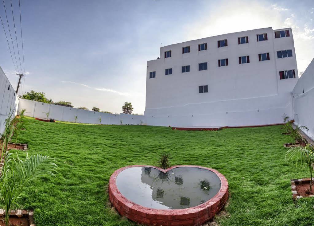 Ganesh Residency Hotell Pondicherry Eksteriør bilde